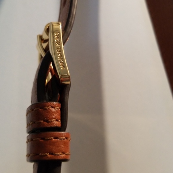 Michael Kors 🎈LIKE NEW🎈 Bucket Bag Red & Brown - Picture 4 of 8